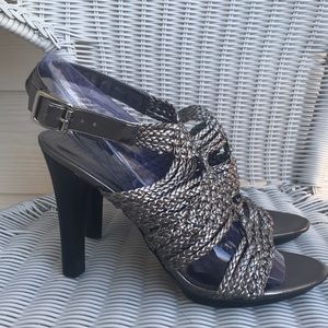 Beautiful, sexy leather sandals.